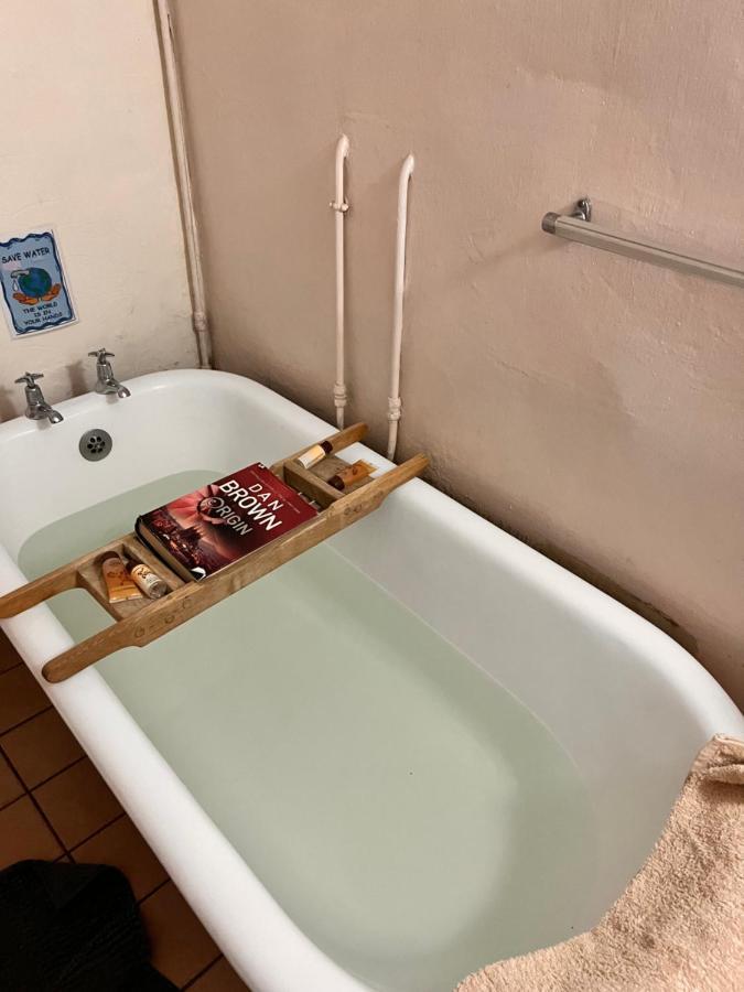Back O' The Moon Holiday Cottage Гоґсбек Екстер'єр фото